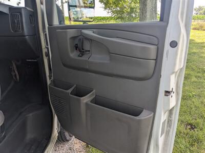 2012 Chevrolet Express 3500   - Photo 29 - Sycamore, IL 60178