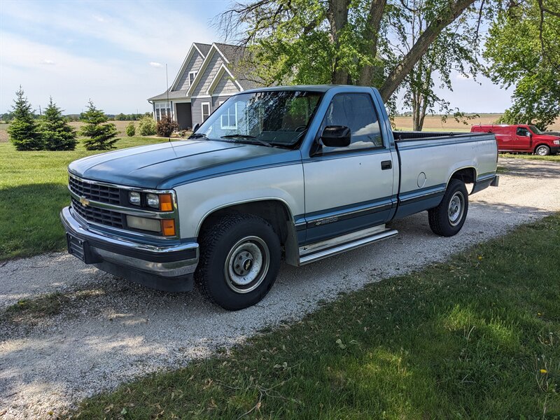 1988 Chevrolet C/K 2500 Series C2500 Silverado - Photo 1 - Sycamore, IL 60178