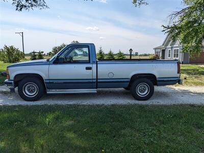 1988 Chevrolet C/K 2500 Series C2500 Silverado   - Photo 2 - Sycamore, IL 60178