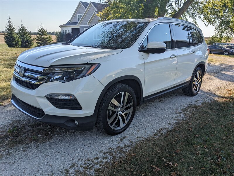 2016 Honda Pilot Elite  