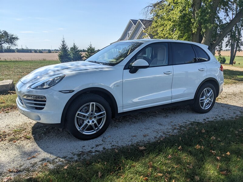 2014 Porsche Cayenne Diesel   - Photo 1 - Sycamore, IL 60178