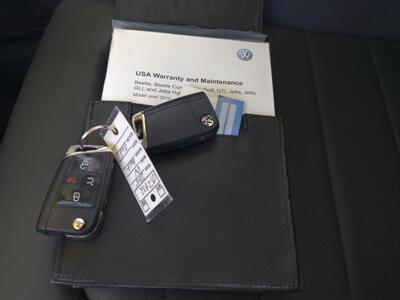 2015 Volkswagen Golf TDI SEL   - Photo 29 - Sycamore, IL 60178