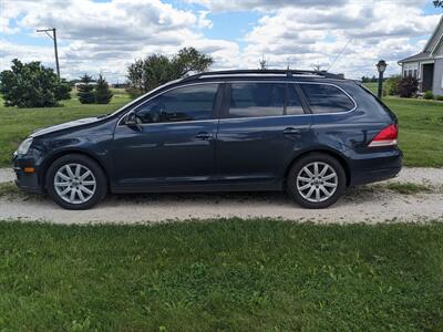 2009 Volkswagen Jetta SportWagen TDI   - Photo 2 - Sycamore, IL 60178