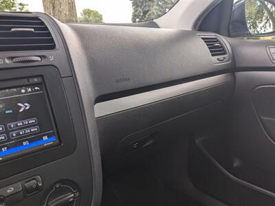 2009 Volkswagen Jetta SportWagen TDI   - Photo 32 - Sycamore, IL 60178