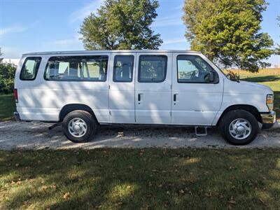 2014 Ford E-350 SD XLT   - Photo 8 - Sycamore, IL 60178