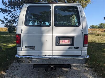 2014 Ford E-350 SD XLT   - Photo 4 - Sycamore, IL 60178