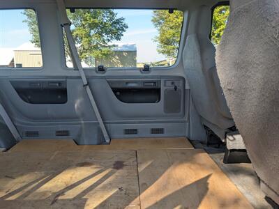 2014 Ford E-350 SD XLT   - Photo 21 - Sycamore, IL 60178