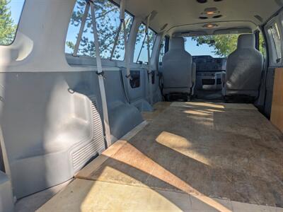 2014 Ford E-350 SD XLT   - Photo 15 - Sycamore, IL 60178