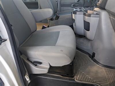 2014 Ford E-350 SD XLT   - Photo 24 - Sycamore, IL 60178