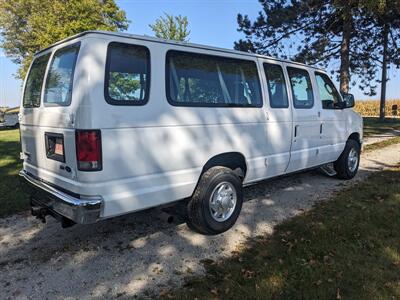 2014 Ford E-350 SD XLT   - Photo 7 - Sycamore, IL 60178