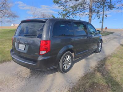 2016 Dodge Grand Caravan SE Plus   - Photo 5 - Sycamore, IL 60178