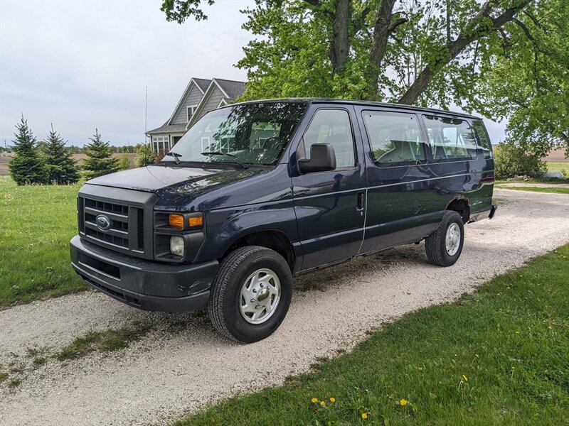 2008 Ford E-Series's photo