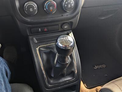 2016 Jeep Patriot Sport FWD 5 Speed Manual Transmission - Photo 24 - Sycamore, IL 60178