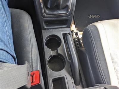 2016 Jeep Patriot Sport FWD 5 Speed Manual Transmission - Photo 25 - Sycamore, IL 60178