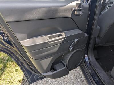 2016 Jeep Patriot Sport FWD 5 Speed Manual Transmission - Photo 13 - Sycamore, IL 60178