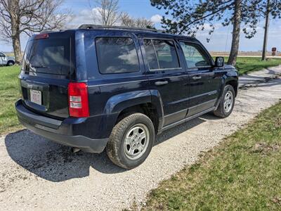 2016 Jeep Patriot Sport FWD 5 Speed Manual Transmission - Photo 5 - Sycamore, IL 60178