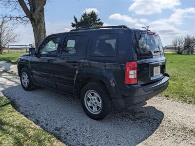 2016 Jeep Patriot Sport FWD 5 Speed Manual Transmission - Photo 3 - Sycamore, IL 60178