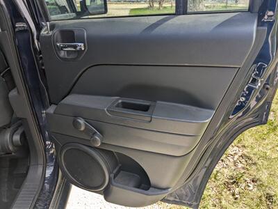 2016 Jeep Patriot Sport FWD 5 Speed Manual Transmission - Photo 16 - Sycamore, IL 60178