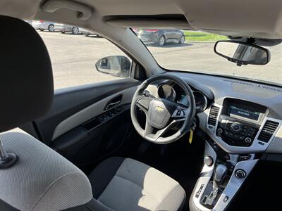 2016 Chevrolet Cruze LS Auto   - Photo 10 - Logan, UT 84341