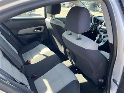 2016 Chevrolet Cruze LS Auto   - Photo 8 - Logan, UT 84341