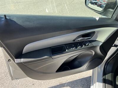 2016 Chevrolet Cruze LS Auto   - Photo 6 - Logan, UT 84341