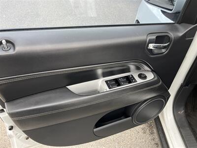 2014 Jeep Compass Latitude   - Photo 6 - Logan, UT 84341