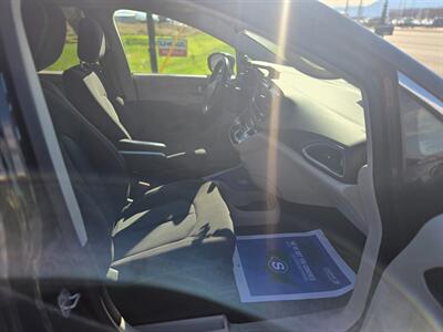 2023 Chrysler Voyager LX - Photo 9 - Logan, UT 84341