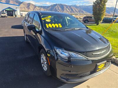 2023 Chrysler Voyager LX - Photo 2 - Logan, UT 84341