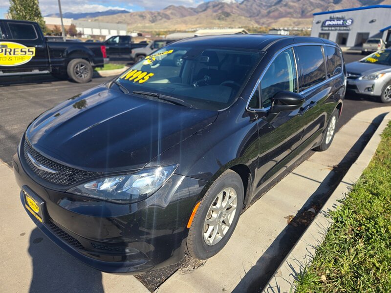 2023 Chrysler Voyager LX   - Photo 1 - Logan, UT 84341