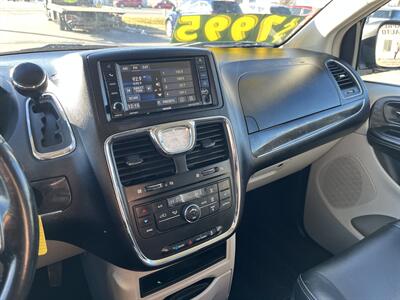 2013 Chrysler Town & Country Touring   - Photo 18 - Logan, UT 84341