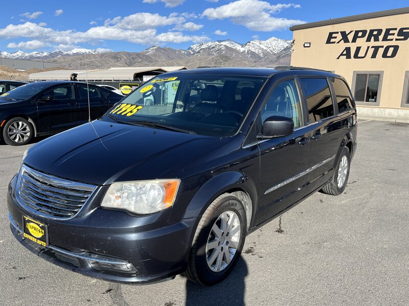 2013 Chrysler Town & Country Touring