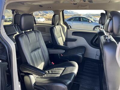 2013 Chrysler Town & Country Touring   - Photo 11 - Logan, UT 84341
