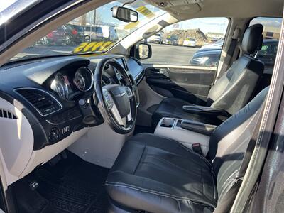 2013 Chrysler Town & Country Touring   - Photo 5 - Logan, UT 84341