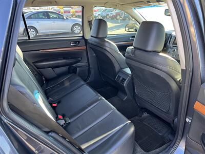 2013 Subaru Outback 2.5i Limited   - Photo 11 - Logan, UT 84341