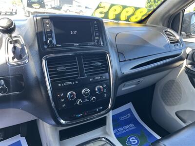 2019 Dodge Grand Caravan SXT   - Photo 16 - Logan, UT 84341