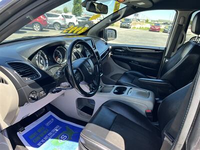 2019 Dodge Grand Caravan SXT   - Photo 5 - Logan, UT 84341