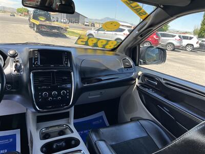 2019 Dodge Grand Caravan SXT   - Photo 13 - Logan, UT 84341