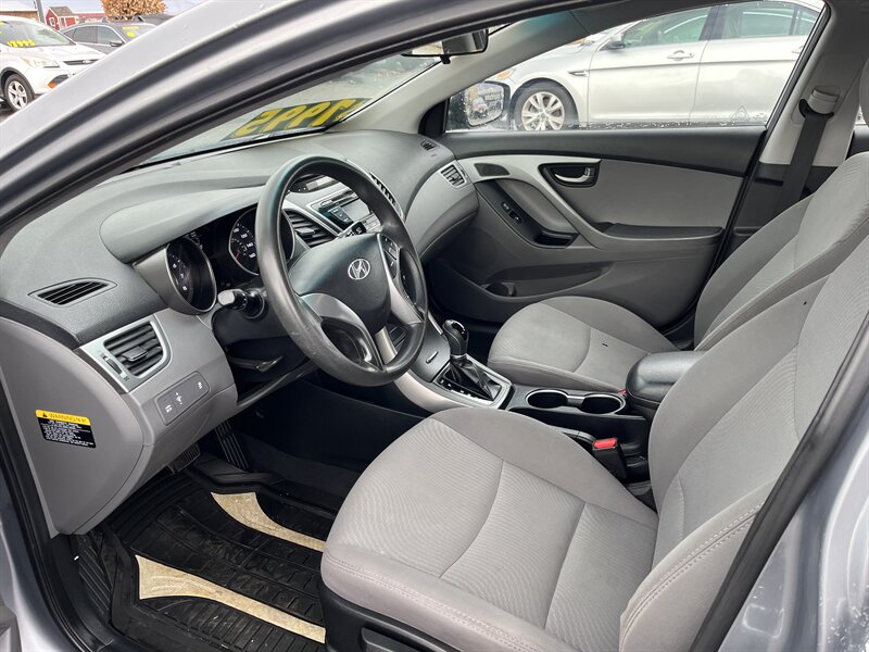 2016 Hyundai Elantra SE photo 4