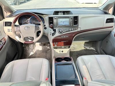 2011 Toyota Sienna XLE 7-Passenger Auto Access Seat   - Photo 2 - Sandy, UT 84070