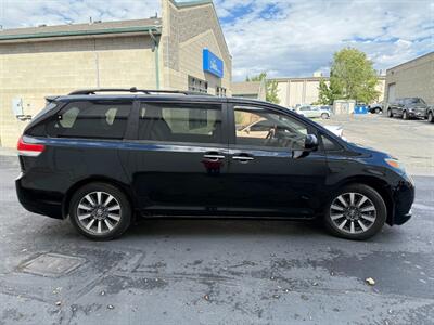 2011 Toyota Sienna XLE 7-Passenger Auto Access Seat   - Photo 13 - Sandy, UT 84070