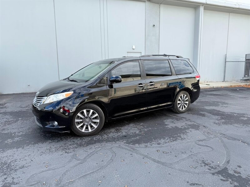 2011 Toyota Sienna XLE 7-Passenger Auto Access Seat - Photo 1 - Sandy, UT 84070