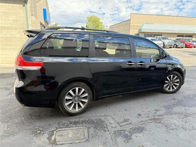 2011 Toyota Sienna XLE 7-Passenger Auto Access Seat   - Photo 10 - Sandy, UT 84070