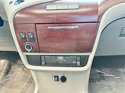 2011 Toyota Sienna XLE 7-Passenger Auto Access Seat   - Photo 19 - Sandy, UT 84070