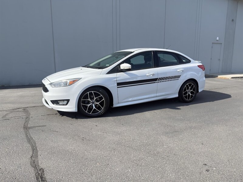 2016 Ford Focus SE   - Photo 1 - Sandy, UT 84070