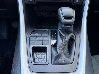 2021 Toyota RAV4 LE - Photo 22 - Sandy, UT 84070