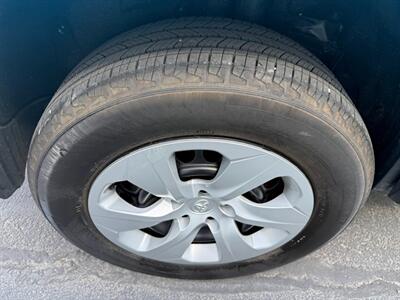 2021 Toyota RAV4 LE - Photo 35 - Sandy, UT 84070