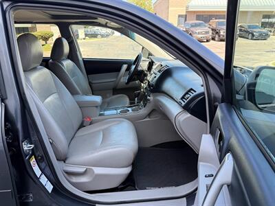 2013 Toyota Highlander   - Photo 16 - Sandy, UT 84070