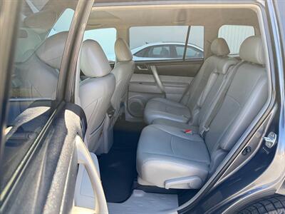 2013 Toyota Highlander   - Photo 6 - Sandy, UT 84070