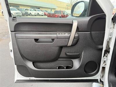2011 GMC Sierra 1500 SLE   - Photo 14 - Sandy, UT 84070
