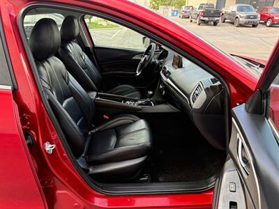 2018 Mazda Mazda3 Touring   - Photo 15 - Sandy, UT 84070